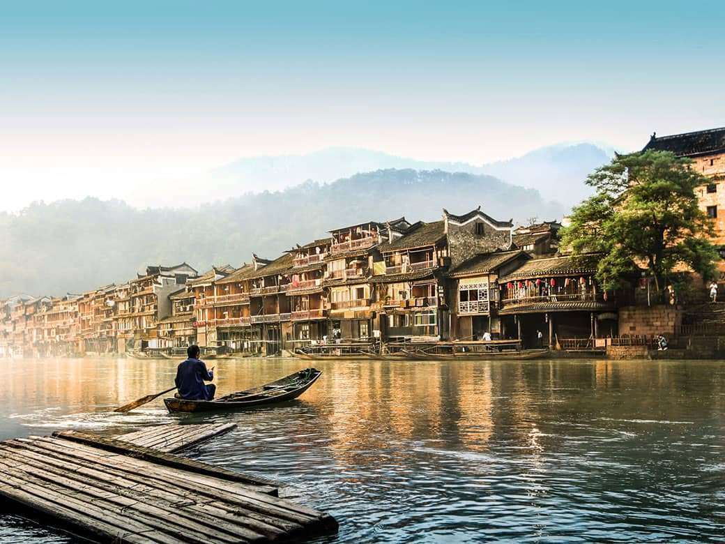 phượng ho&agrave;ng cổ trấn