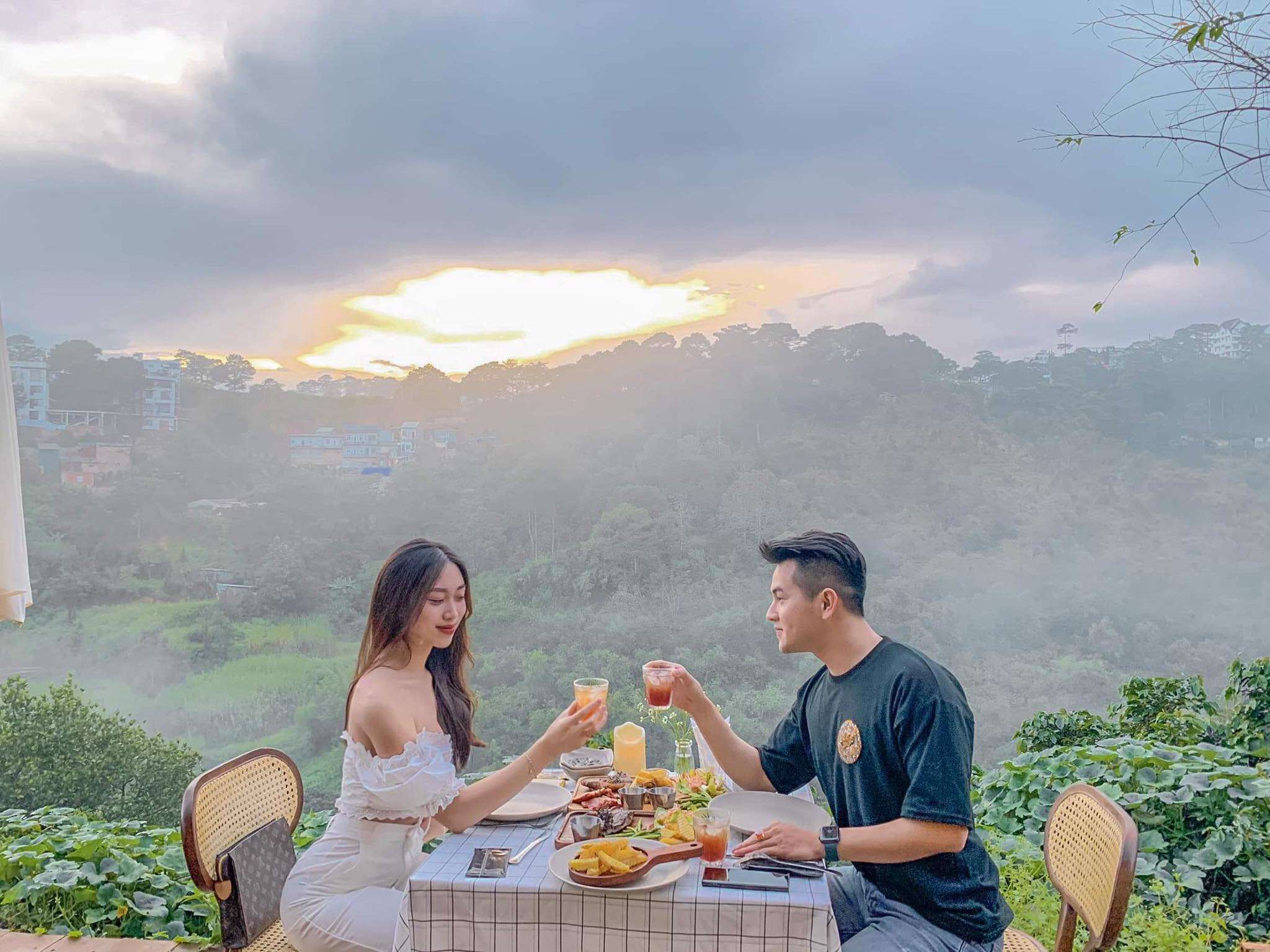 TOP 4 QU&Aacute;N CAFE SI&Ecirc;U ĐẸP Ở Đ&Agrave; LẠT