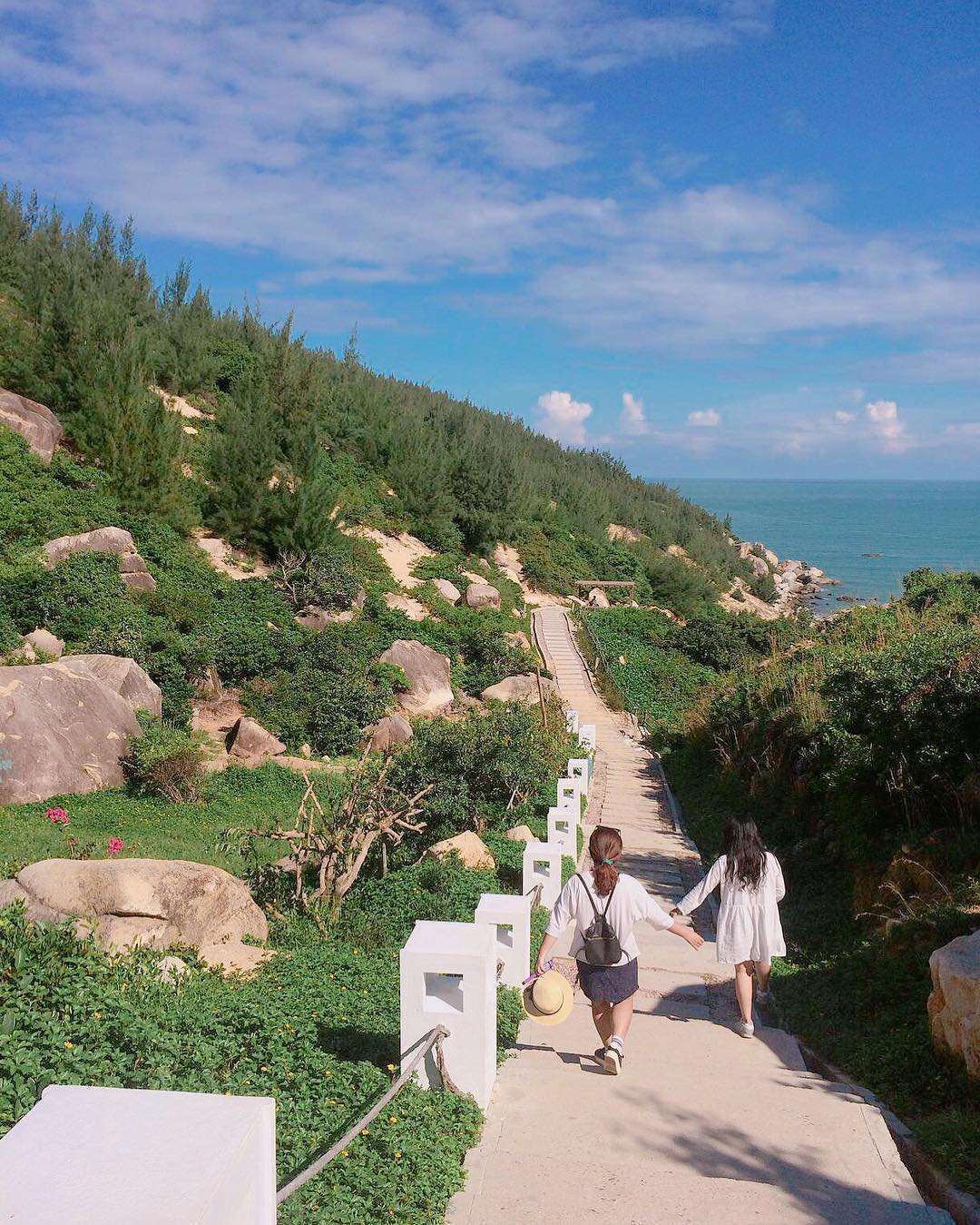 Đường đi xuống biển 