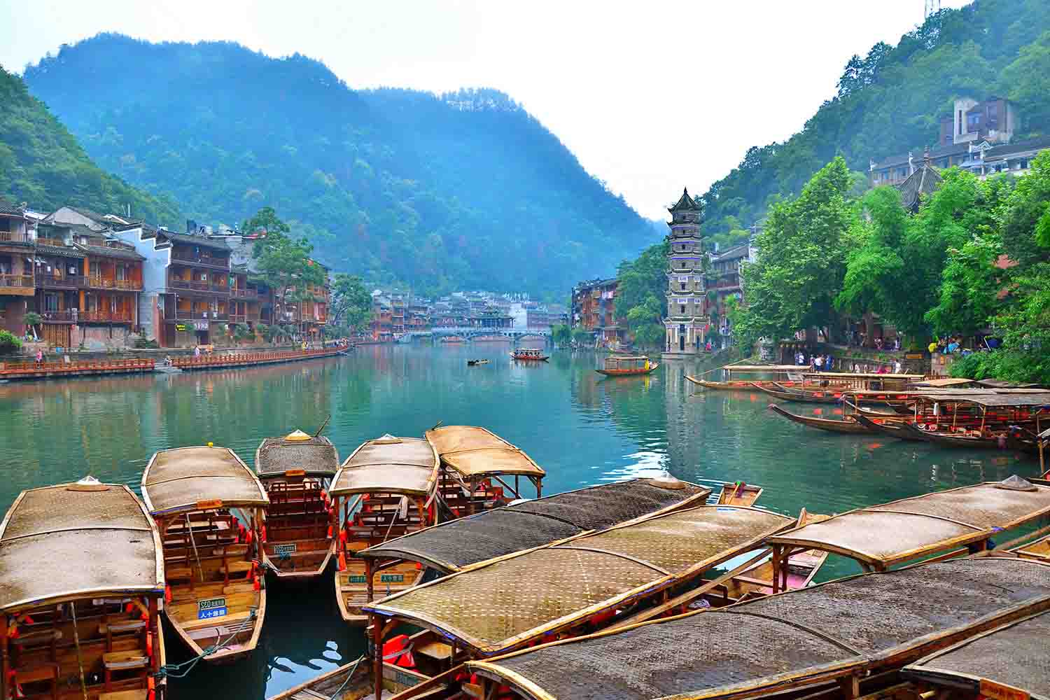 phượng ho&agrave;ng cổ trấn