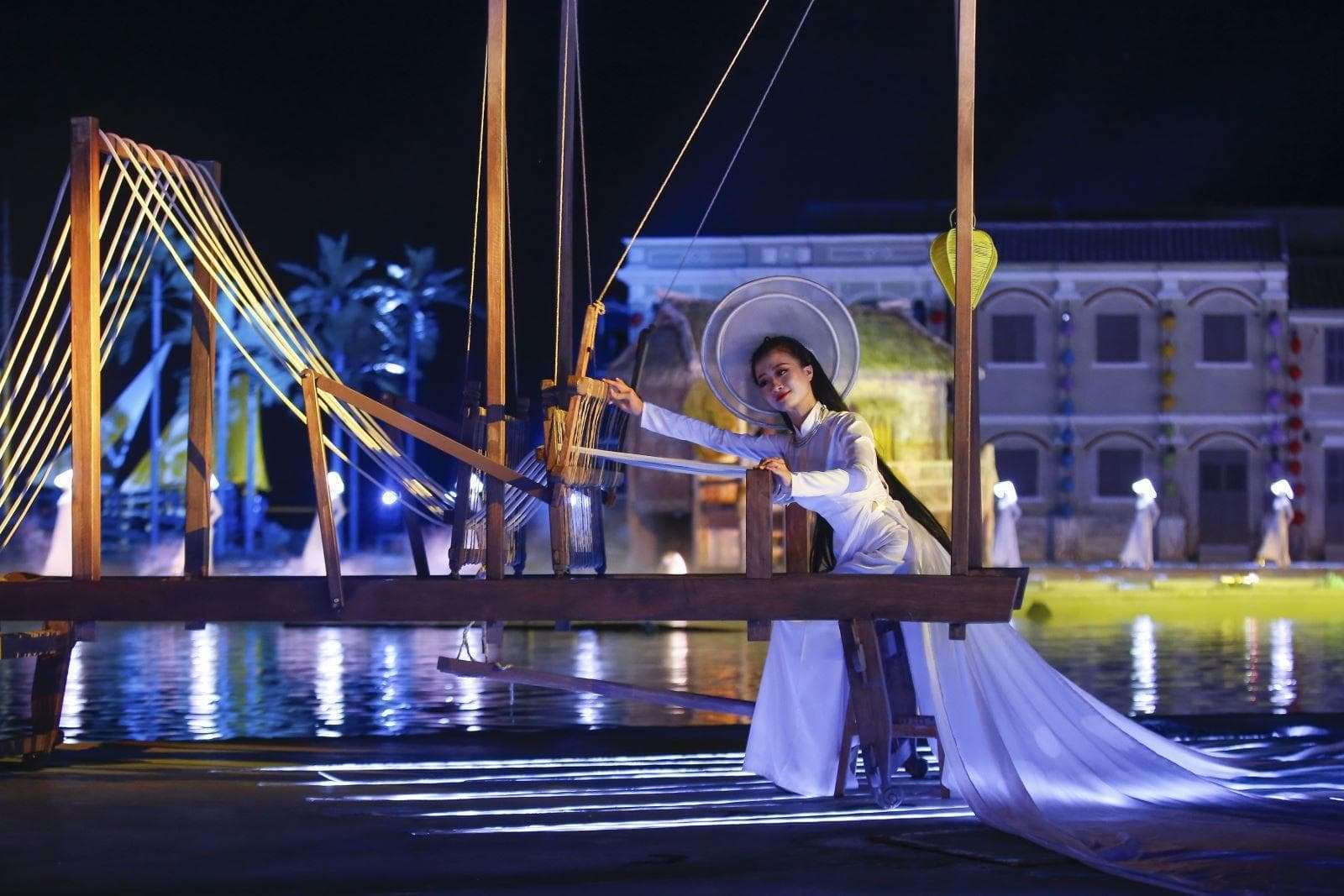 Show diễn K&yacute; ức Hội An