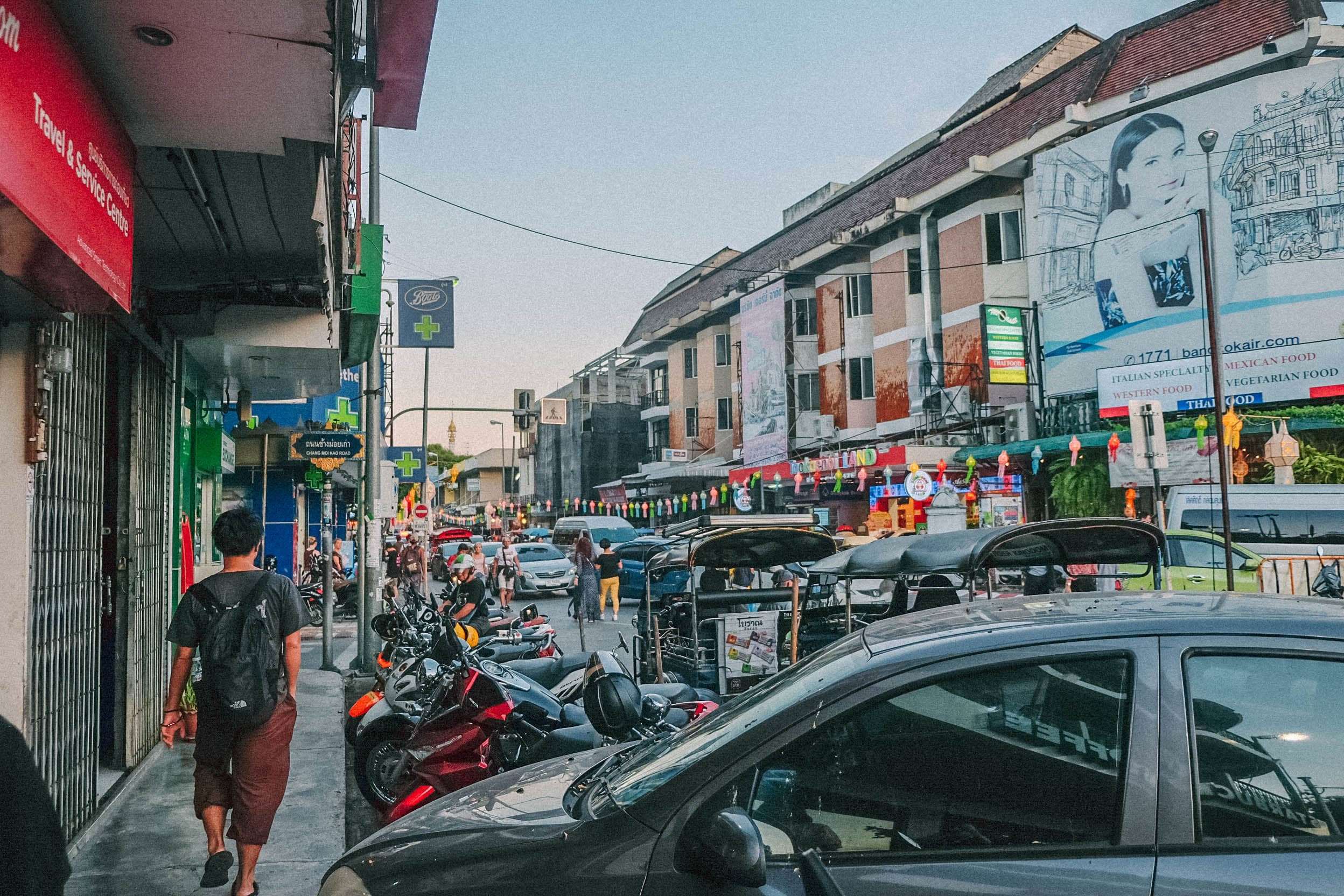 Lễ hội đ&egrave;n trời ở Chang Mai Th&aacute;i Lan