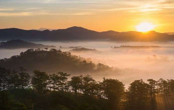đạp xe địa h&igrave;nh tại Đ&agrave; Lạt