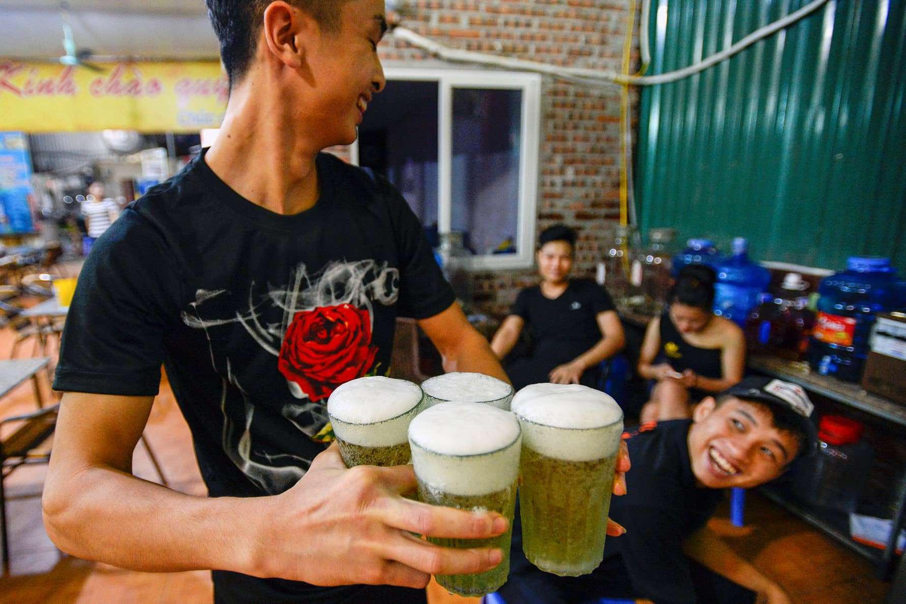8 điều khiến kh&aacute;ch T&acirc;y ngạc nhi&ecirc;n khi đến Việt Nam