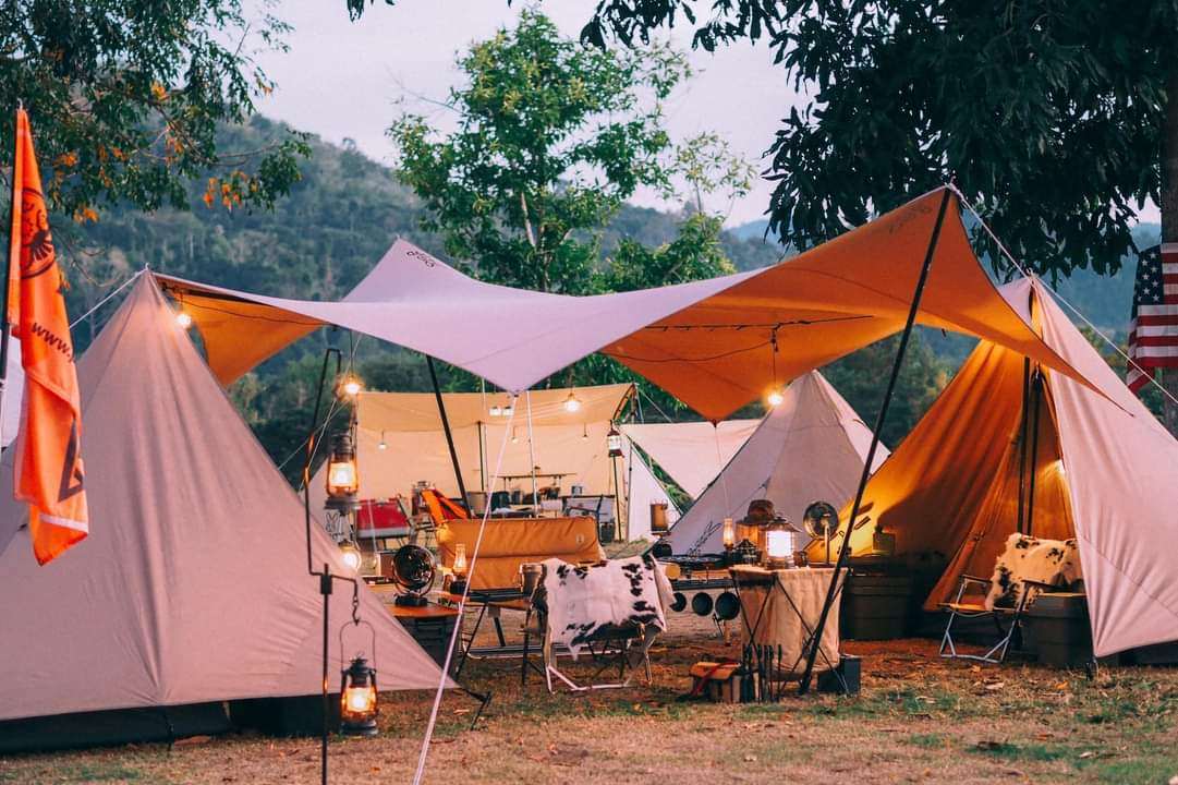 Cắm trại tại thung lũng v&agrave;ng