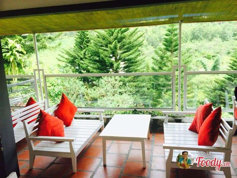 chèo thuyền vượt ghềnh thác trên sông tại Đà Lạt chèo thuyền vượt ghềnh thác trên sông tại Đà Lạt