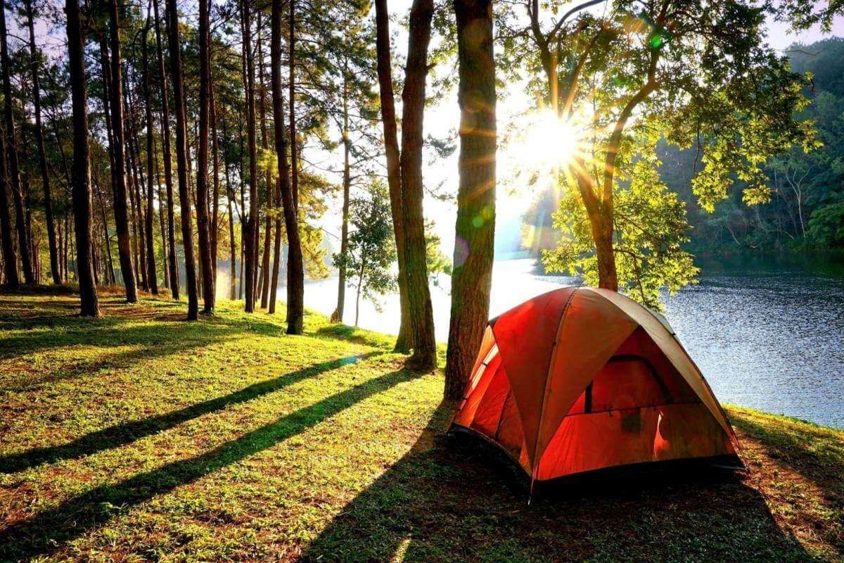 cắm trại ở thung lũng V&agrave;ng